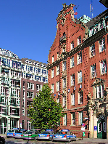 Polizei am Messberg - Hamburg (Hamburg)