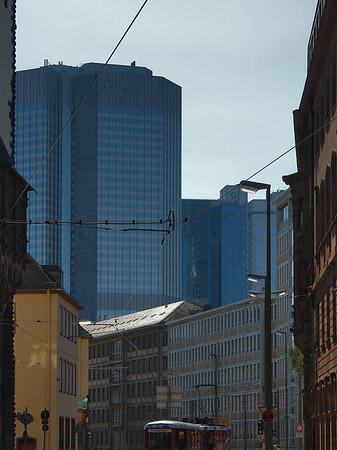 Dresdner Bank von Seufzerbrücke aus