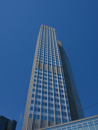 Fotos Eurotower mit Häusern | Frankfurt am Main