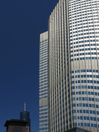 Foto Eurotower mit Häusern