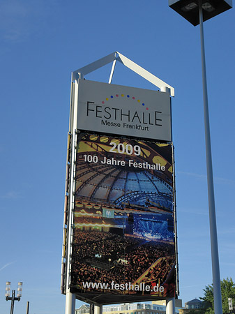 Foto Festhalle mit Schild - Frankfurt am Main