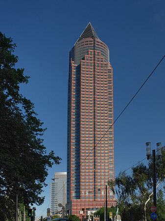 Messeturm vor Kastor Foto 