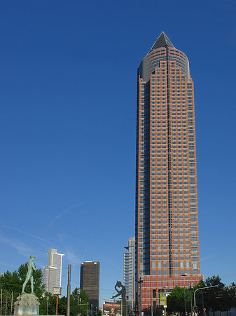 Foto Messeturm mit Ludwig-Erhard-Anlage