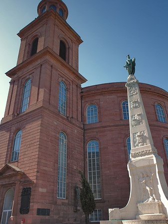 Fotos Paulskirche mit Statue | Frankfurt am Main