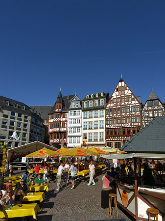 Römer mit Schirmen - Hessen (Frankfurt am Main)