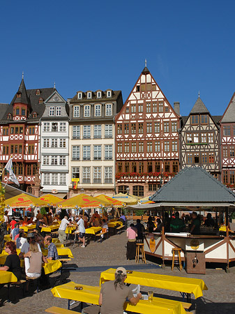 Römer mit Schirmen - Hessen (Frankfurt am Main)