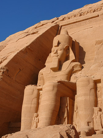 Tempel mit Himmel - Landesinnere (Abu Simbel)