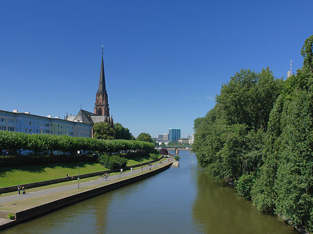 Fotos Dreikoenigskirche mit Main | Frankfurt am Main