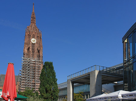 Kaiserdom St. Bartholomäus mit Häuser - Hessen (Frankfurt am Main)