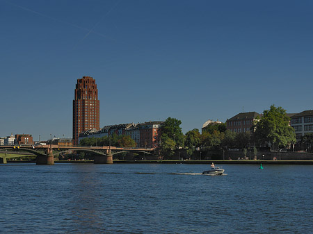 Main Plaza und Untermainbrücke - Hessen (Frankfurt am Main)