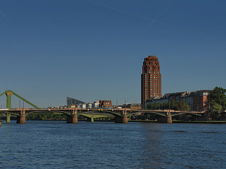 Main Plaza und Untermainbrücke - Hessen (Frankfurt am Main)