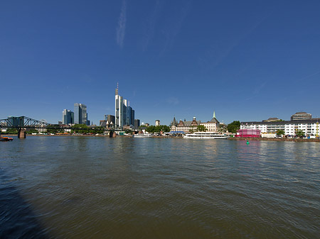 Blick über den Main - Hessen (Frankfurt am Main)