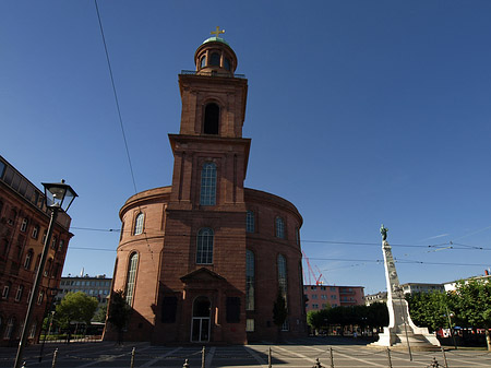 Paulskirche mit Statue - Hessen (Frankfurt am Main)