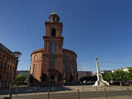 Paulskirche mit Statue - Hessen (Frankfurt am Main)