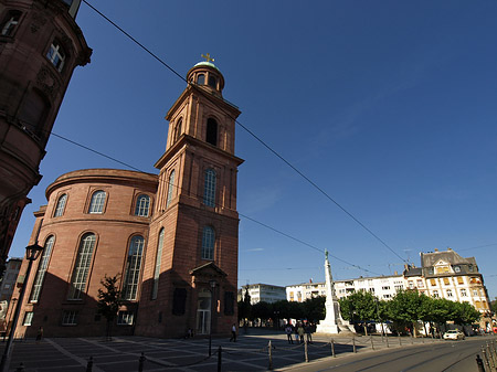 Foto Paulskirche mit Straße