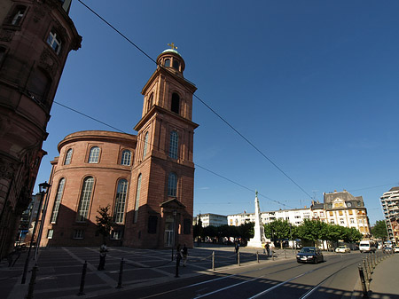 Foto Paulskirche mit Straße - Frankfurt am Main