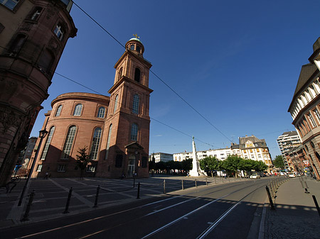 Foto Paulskirche mit Straße - Frankfurt am Main