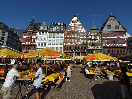 Römer mit Schirmen - Hessen (Frankfurt am Main)