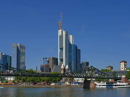 Skyline von Frankfurt mit eisernem Steg - Hessen (Frankfurt am Main)