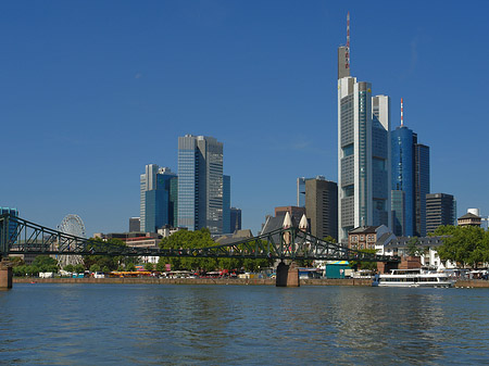 Fotos Skyline von Frankfurt mit eisernem Steg | Frankfurt am Main