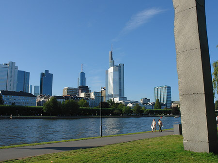 Skyline von Frankfurt mit Obelisk - Hessen (Frankfurt am Main)