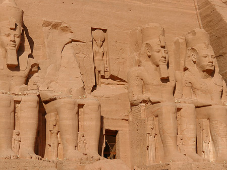 Kolosstatue König Ramses II - Landesinnere (Abu Simbel)